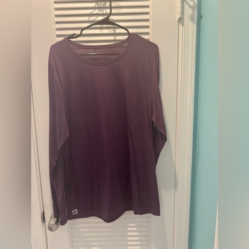 purple‎ long sleeve shirt